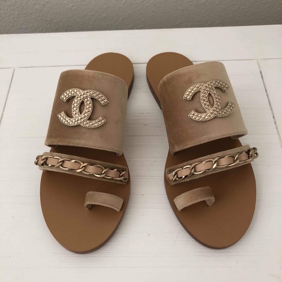 ❌SOLD❌ Chanel Beige Velvet Flat sandals - Picture 6 of 7